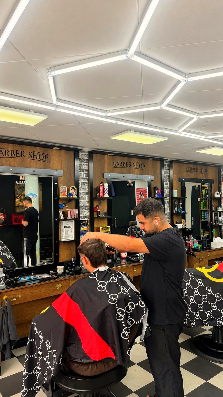 Coupe en cours au salon Mesar